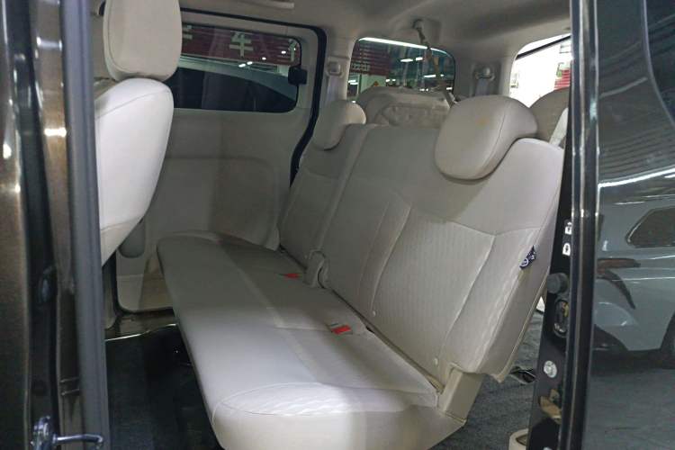 Used Nissan NV200 2018 1.6L CVT Luxury Model Left Rear Seat