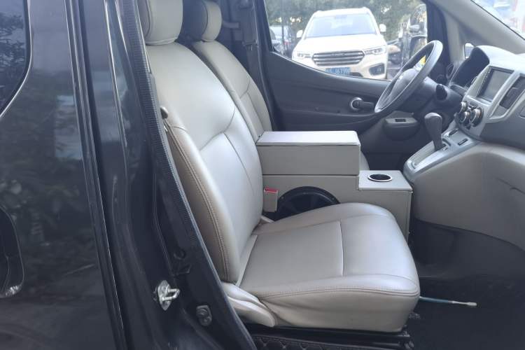 Used Nissan NV200 2018 1.6L CVT Luxury Model Right Front Seat