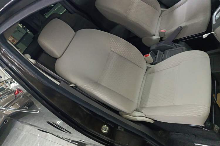 Used Nissan NV200 2018 1.6L CVT Luxury Model Right Front Seat