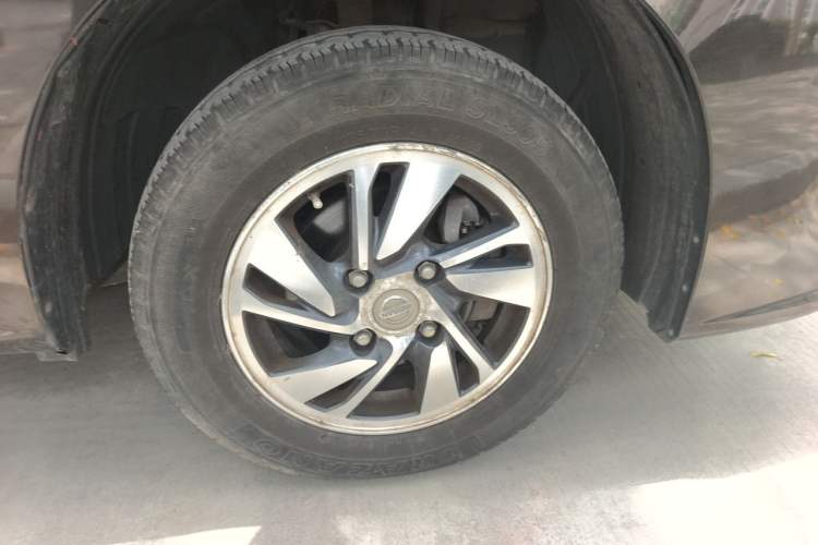 Used Nissan NV200 2018 1.6L CVT Luxury Model Right Front Wheel Hub