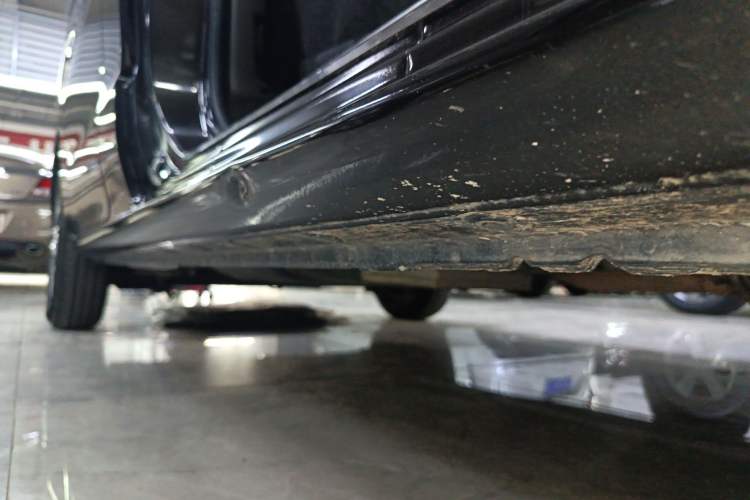 Used Nissan NV200 2018 1.6L CVT Luxury Model Right Side Sill