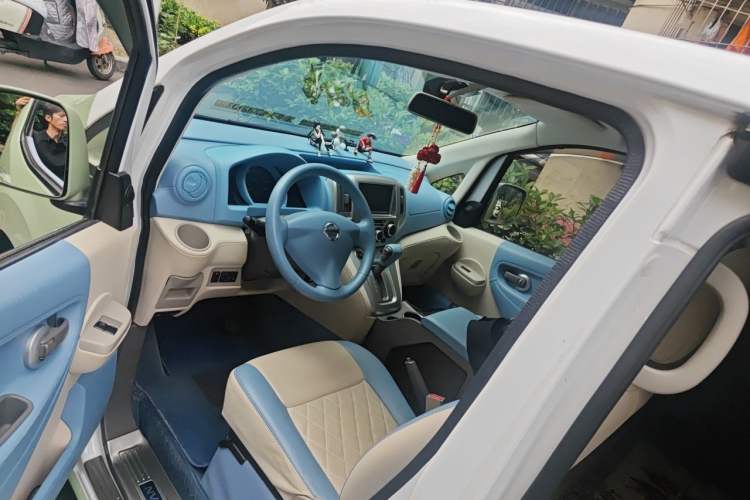 Used Nissan NV200 2018 1.6L CVT Luxury Model Driver Seat