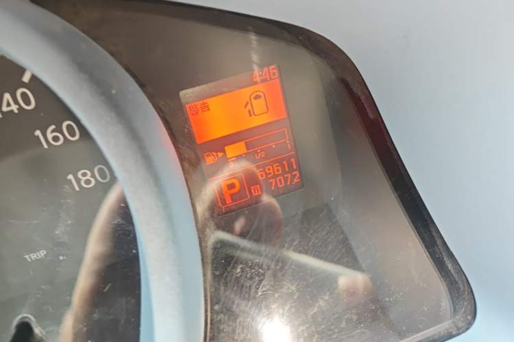 Used Nissan NV200 2018 1.6L CVT Luxury Model Odometer Close Up