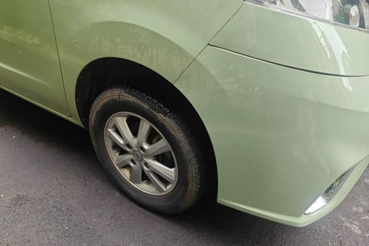 Used Nissan NV200 2018 1.6L CVT Luxury Model Right Front Wheel Hub