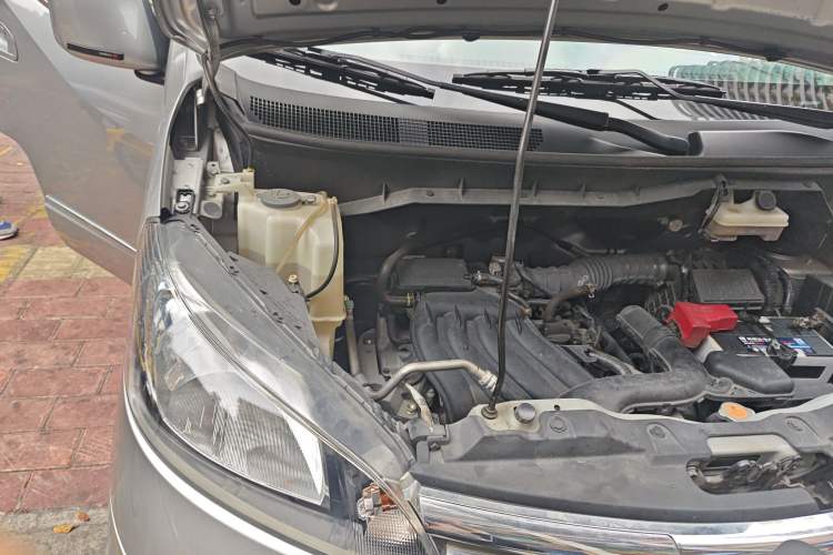 Used Nissan NV200 2018 1.6L CVT Luxury Model Engine Bay Right