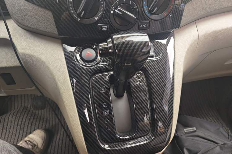 Used Nissan NV200 2018 1.6L CVT Luxury Model Gear Lever