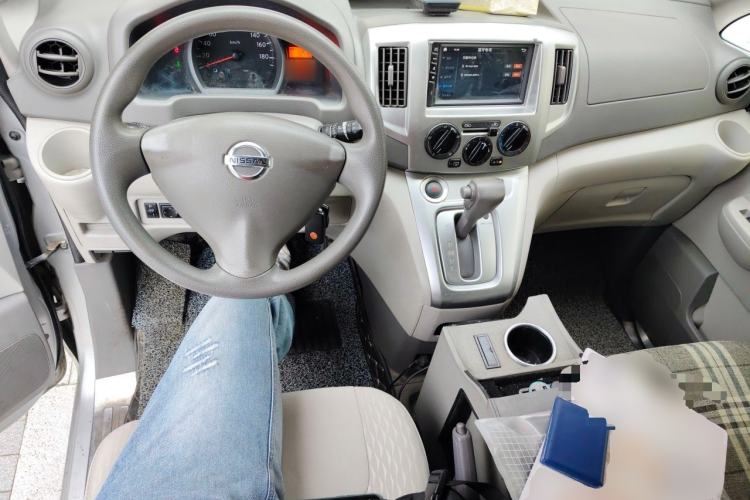 Used Nissan NV200 2018 1.6L CVT Luxury Model Center Console