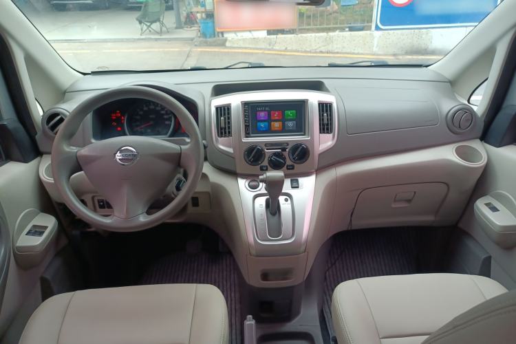 Used Nissan NV200 2018 1.6L CVT Luxury Model Center Console