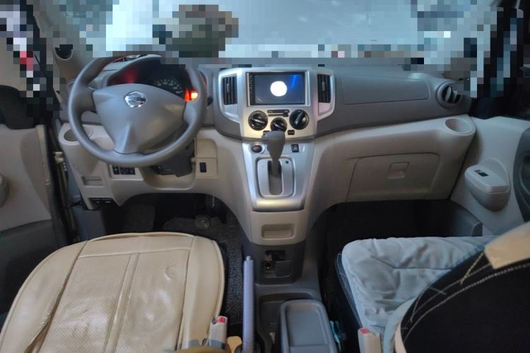 Used Nissan NV200 2018 1.6L CVT Luxury Model Center Console