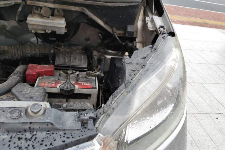 Used Nissan NV200 2018 1.6L CVT Luxury Model Engine Bay Left