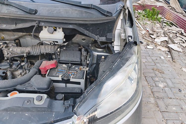 Used Nissan NV200 2018 1.6L CVT Luxury Model Engine Bay Left