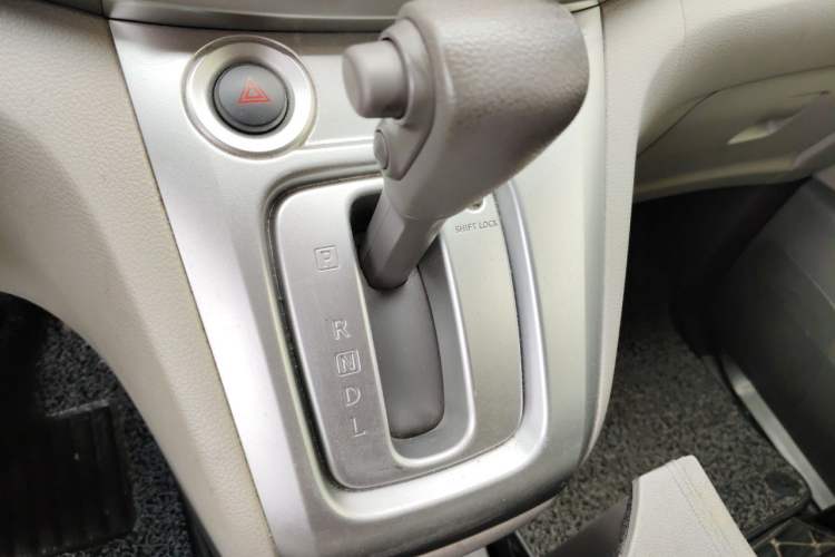 Used Nissan NV200 2018 1.6L CVT Luxury Model Gear Lever