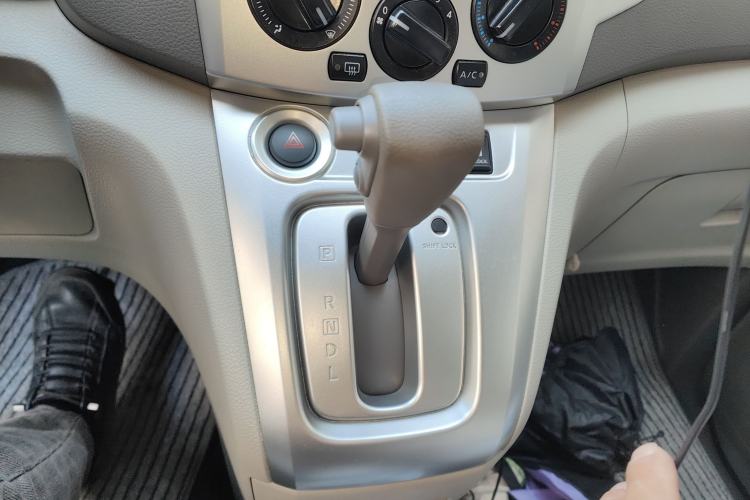 Used Nissan NV200 2018 1.6L CVT Luxury Model Gear Lever