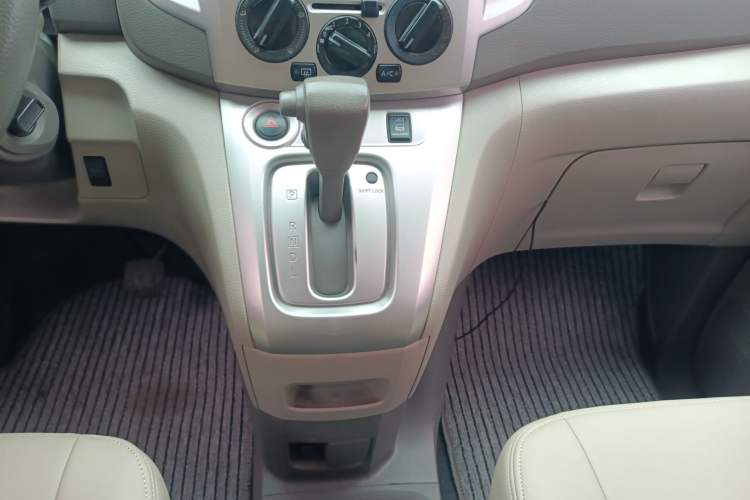 Used Nissan NV200 2018 1.6L CVT Luxury Model Gear Lever