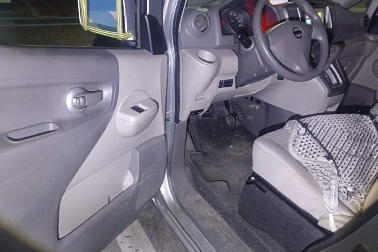 Used Nissan NV200 2018 1.6L CVT Luxury Model Interior 3