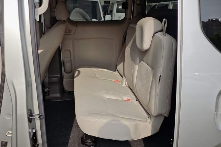 Used Nissan NV200 2018 1.6L CVT Luxury Model Interior 4