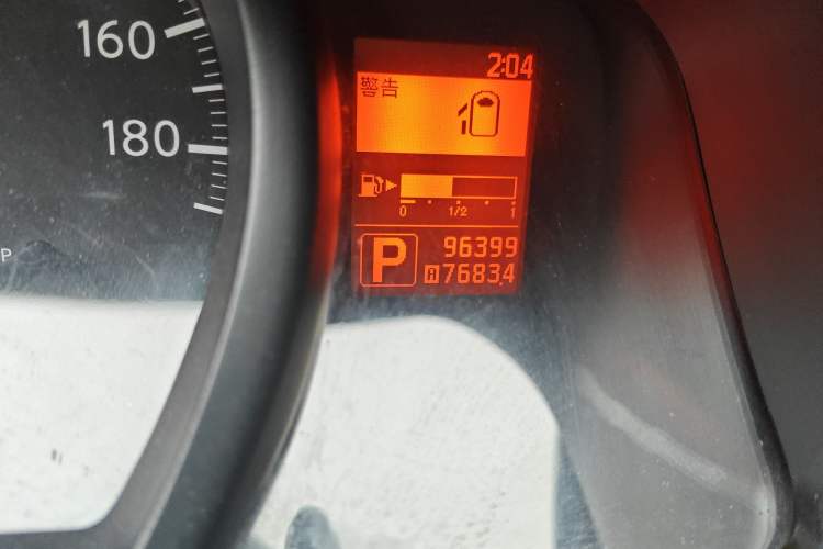 Used Nissan NV200 2018 1.6L CVT Luxury Model Odometer Close Up