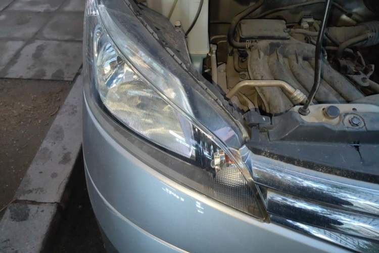 Used Nissan NV200 2018 1.6L CVT Luxury Model Right Front Headlight