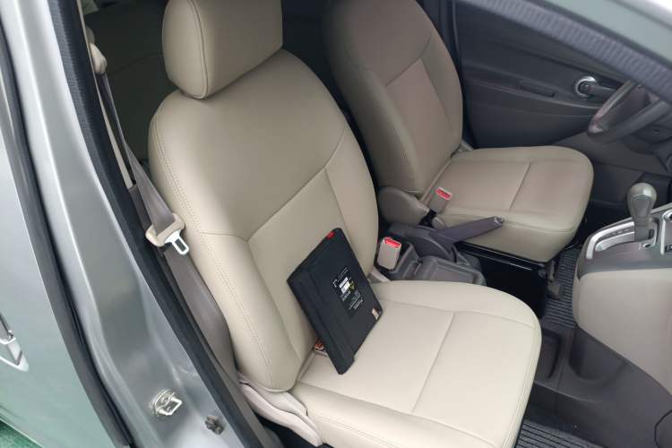 Used Nissan NV200 2018 1.6L CVT Luxury Model Right Front Seat