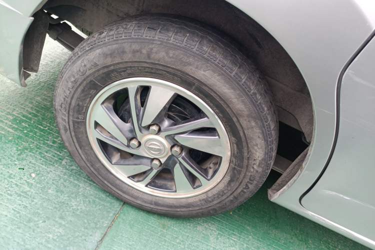 Used Nissan NV200 2018 1.6L CVT Luxury Model Right Rear Wheel Hub