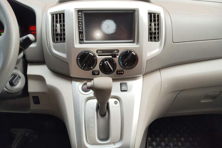 Used Nissan NV200 2018 1.6L CVT Luxury Model Audio And AC Panel
