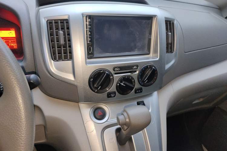 Used Nissan NV200 2018 1.6L CVT Luxury Model Audio And AC Panel