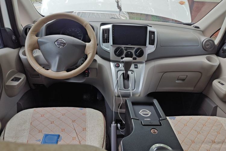 Used Nissan NV200 2018 1.6L CVT Luxury Model Center Console