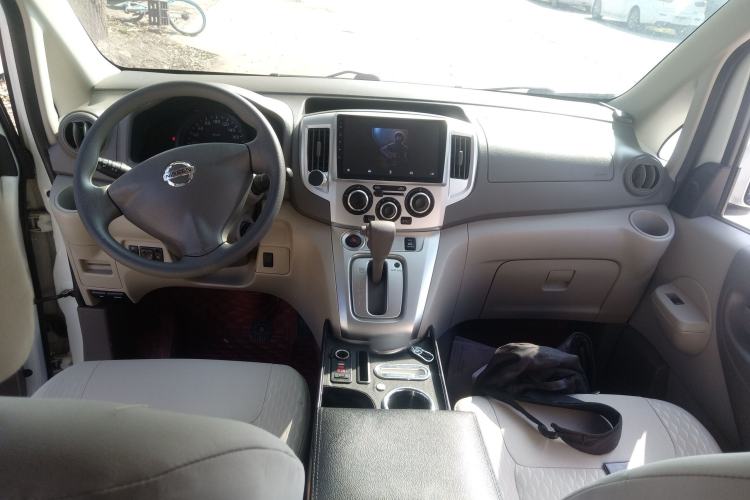 Used Nissan NV200 2018 1.6L CVT Luxury Model Center Console
