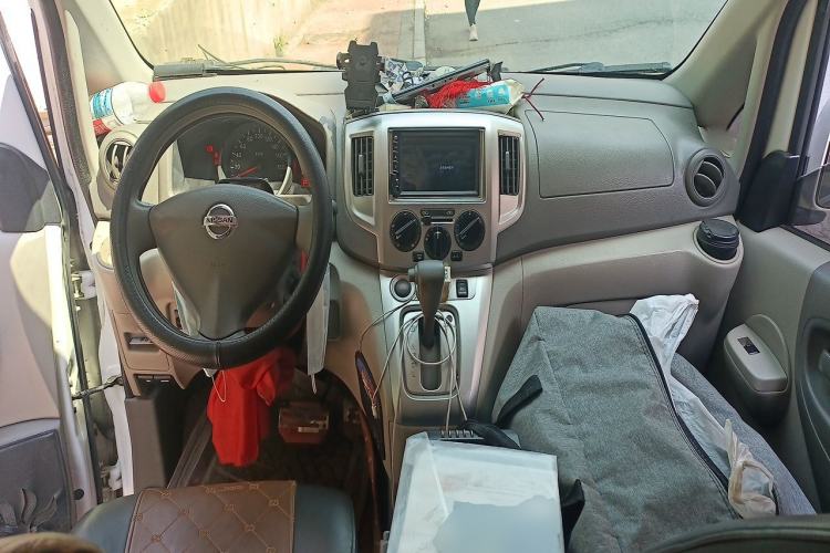 Used Nissan NV200 2018 1.6L CVT Luxury Model Center Console