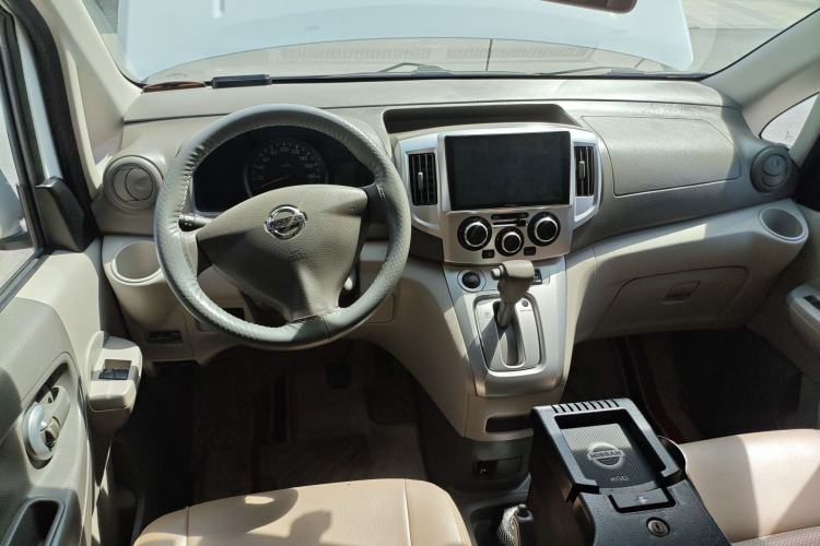 Used Nissan NV200 2018 1.6L CVT Luxury Model Center Console