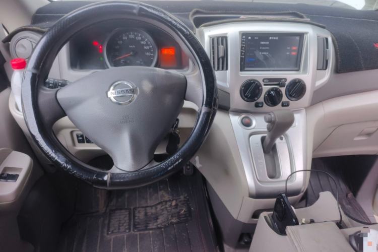 Used Nissan NV200 2018 1.6L CVT Luxury Model Center Console