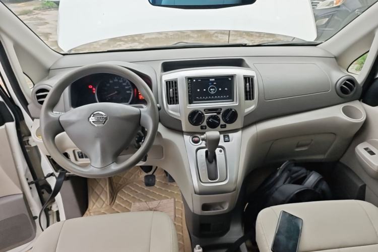 Used Nissan NV200 2018 1.6L CVT Luxury Model Center Console