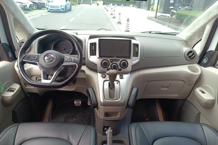 Used Nissan NV200 2018 1.6L CVT Luxury Model Center Console