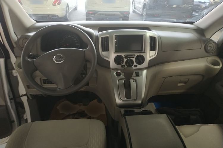 Used Nissan NV200 2018 1.6L CVT Luxury Model Center Console