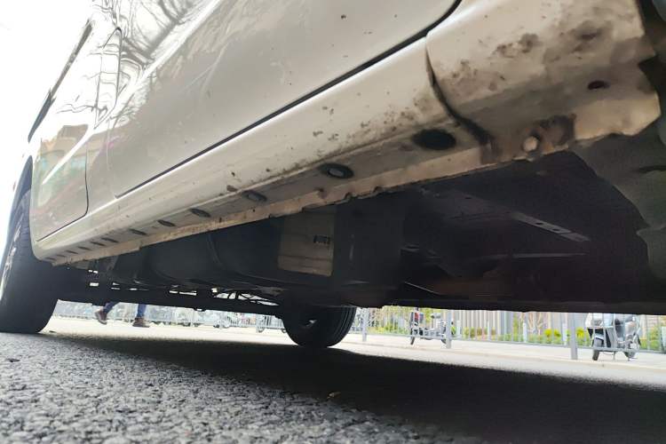 Used Nissan NV200 2018 1.6L CVT Luxury Model Chassis Front Right
