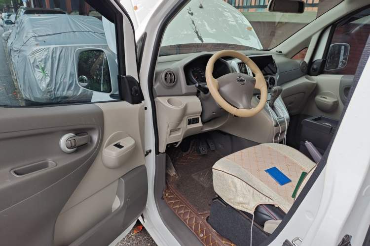 Used Nissan NV200 2018 1.6L CVT Luxury Model Driver Seat