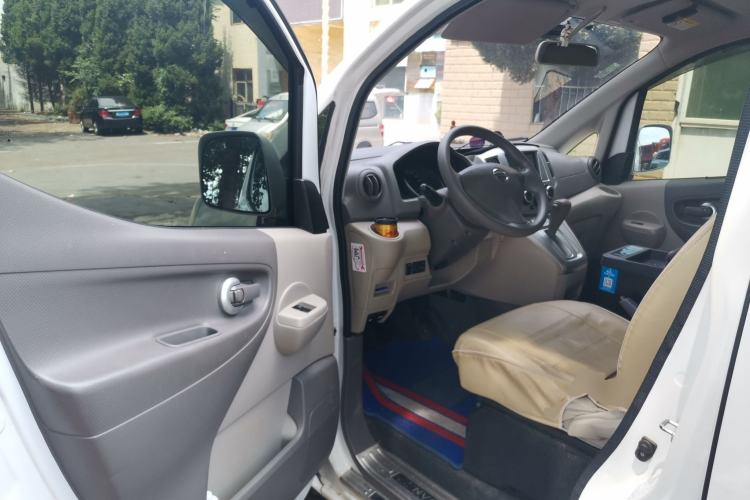 Used Nissan NV200 2018 1.6L CVT Luxury Model Driver Seat
