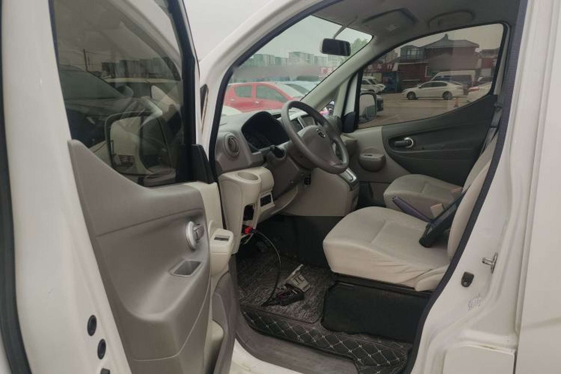 Used Nissan NV200 2018 1.6L CVT Luxury Model Driver Seat