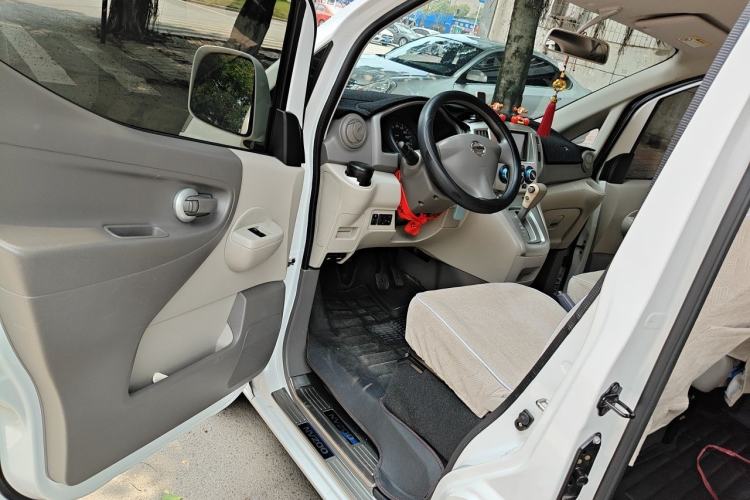 Used Nissan NV200 2018 1.6L CVT Luxury Model Driver Seat
