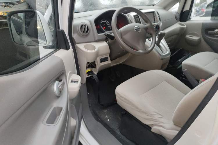 Used Nissan NV200 2018 1.6L CVT Luxury Model Driver Seat