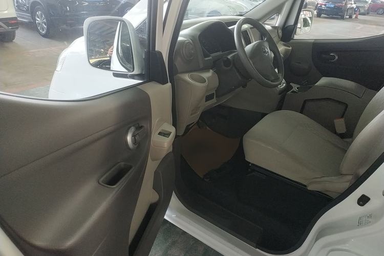 Used Nissan NV200 2018 1.6L CVT Luxury Model Driver Seat