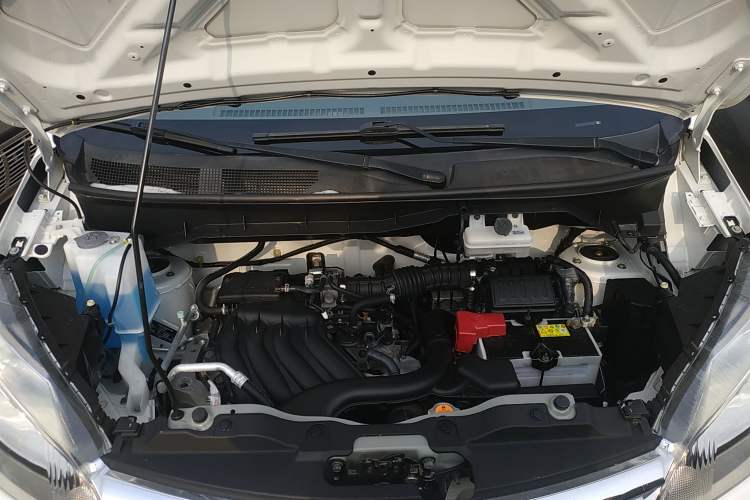 Used Nissan NV200 2018 1.6L CVT Luxury Model Engine Bay