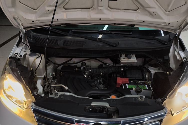 Used Nissan NV200 2018 1.6L CVT Luxury Model Engine Bay