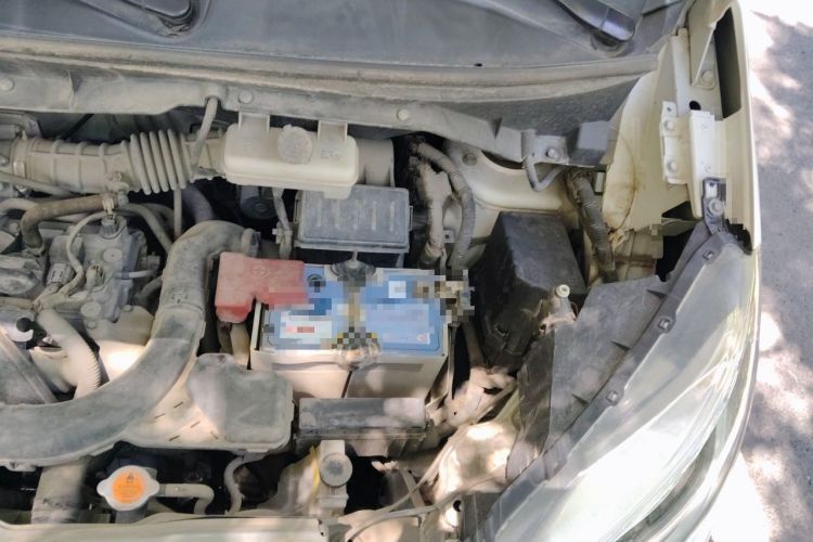 Used Nissan NV200 2018 1.6L CVT Luxury Model Engine Bay Left