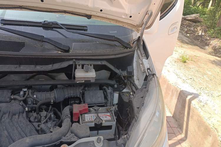 Used Nissan NV200 2018 1.6L CVT Luxury Model Engine Bay Left