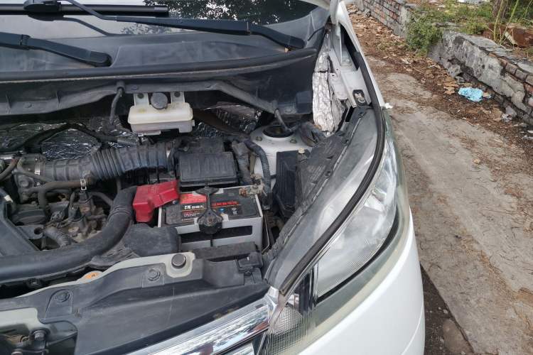Used Nissan NV200 2018 1.6L CVT Luxury Model Engine Bay Left