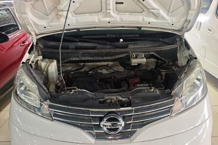 Used Nissan NV200 2018 1.6L CVT Luxury Model Engine Bay