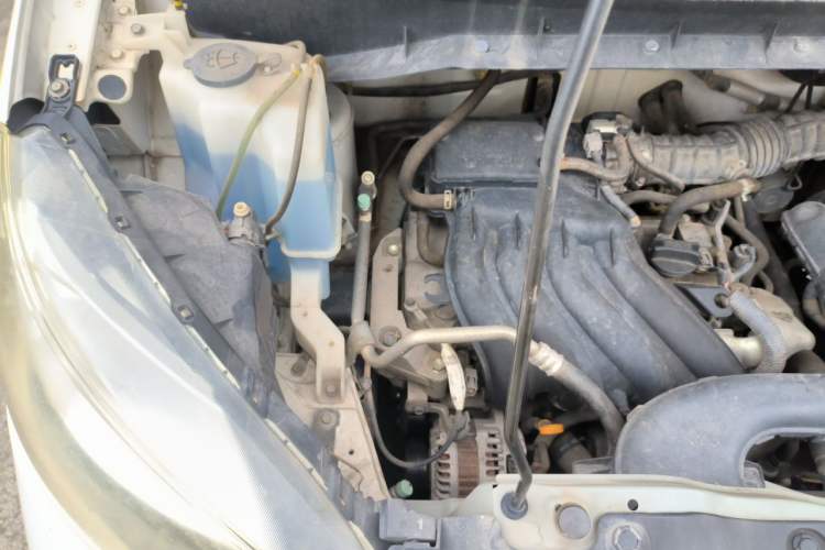Used Nissan NV200 2018 1.6L CVT Luxury Model Engine Bay Right