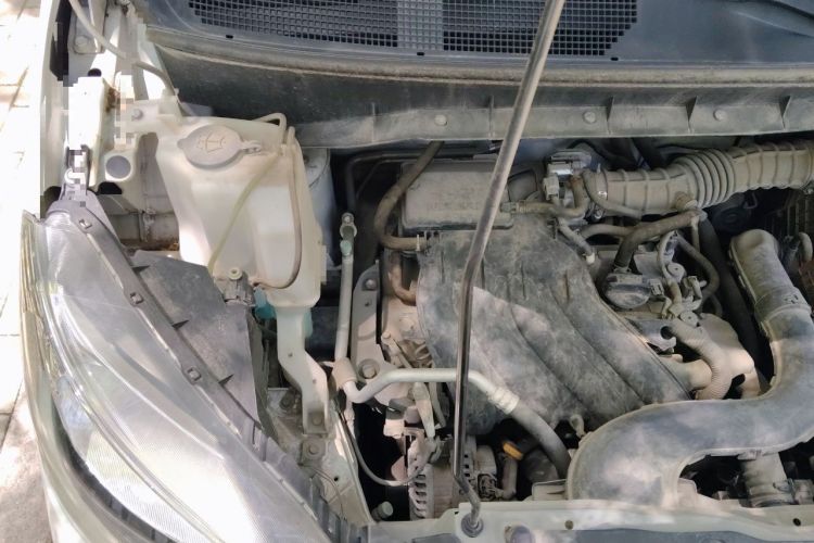 Used Nissan NV200 2018 1.6L CVT Luxury Model Engine Bay Right