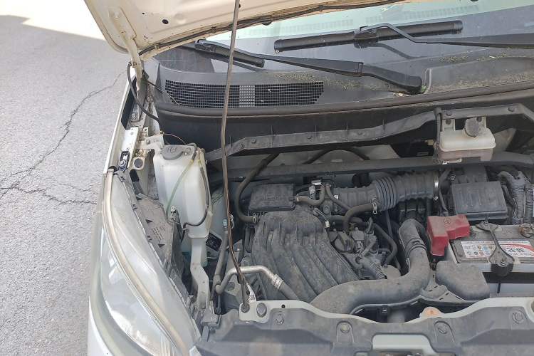 Used Nissan NV200 2018 1.6L CVT Luxury Model Engine Bay Right